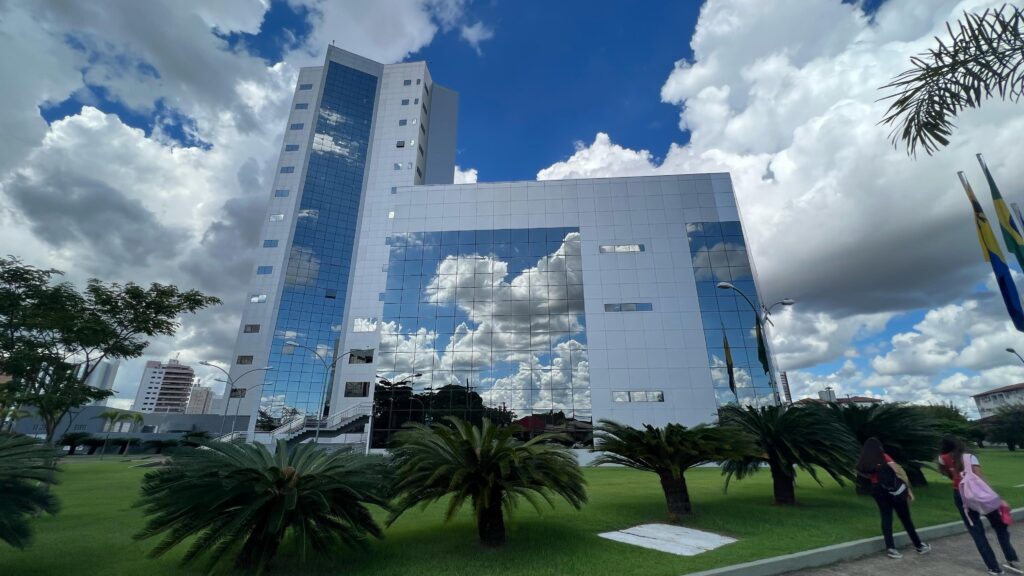 5e085084683e4dffa29c330eb6b5d335