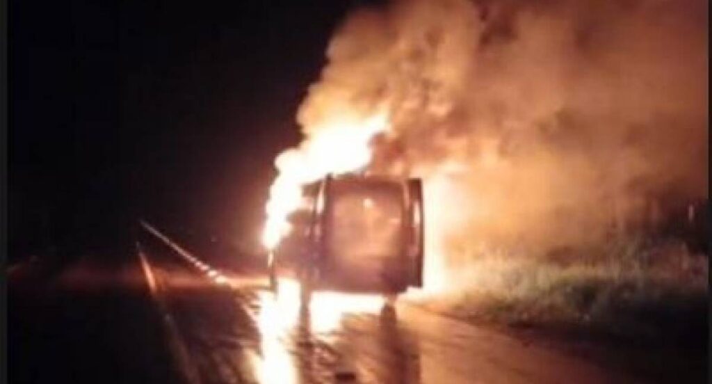 Ambulancia pega fogo na ro 479 e paciente e resgatado em rolim de moura